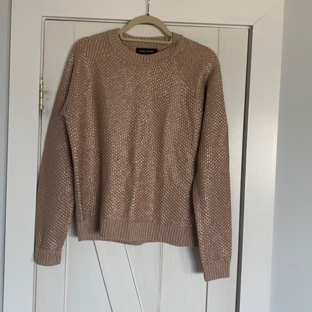 Ivanka Trump peach women’s sweater with silver metallic details Size L NWOT